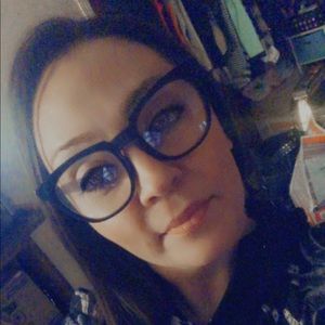 Meet your Posher, Alecia